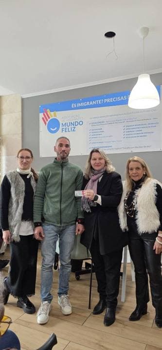 Associado da Mundo Feliz com o título de residência aprovado